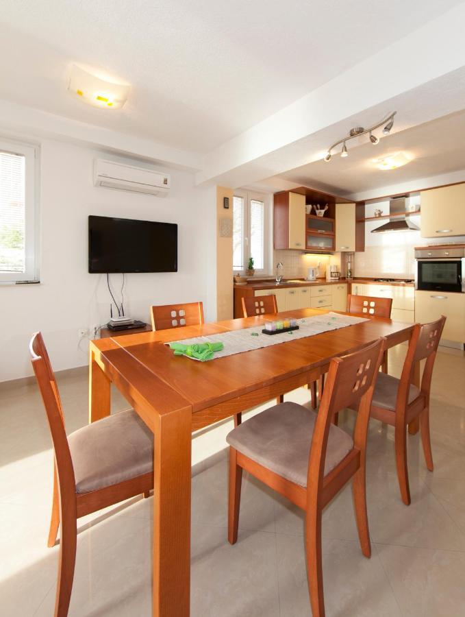 Villa Intrada Brela Εξωτερικό φωτογραφία